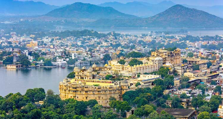 Udaipur Tour by Car and Driver